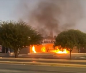 ‘NSFAS dra skuld’ aan oproer, brand by kollege weens laat betalings