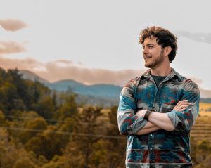 Hoor lirieke, beleef verhale van hoop tydens Joshua na die Reën se optrede