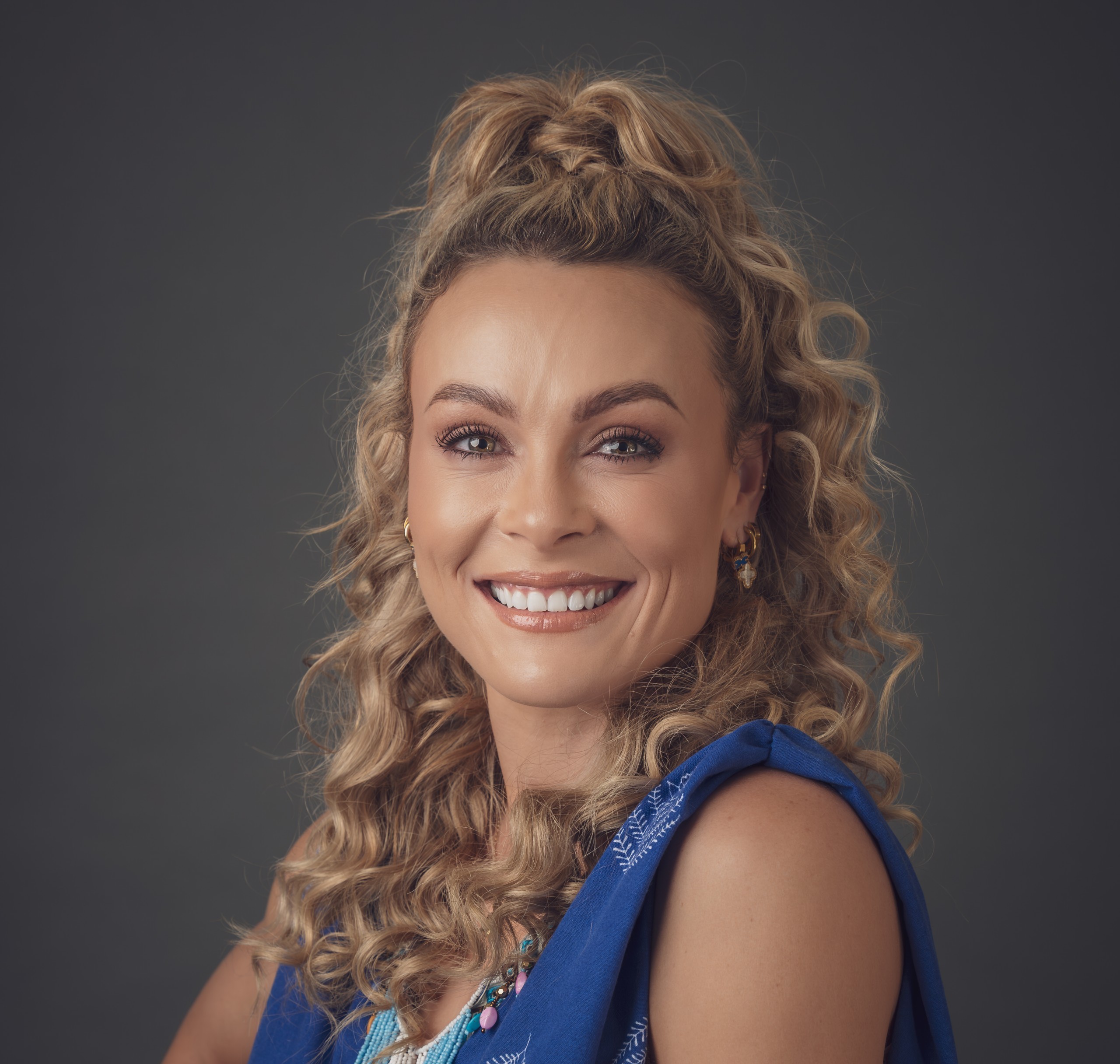 Reandi Grey, aanbieder van die gewilde kykNET-reeks "Boer soek 'n vrou", moedig enkellopende boere aan om vir die 18de seisoen in te skryf.