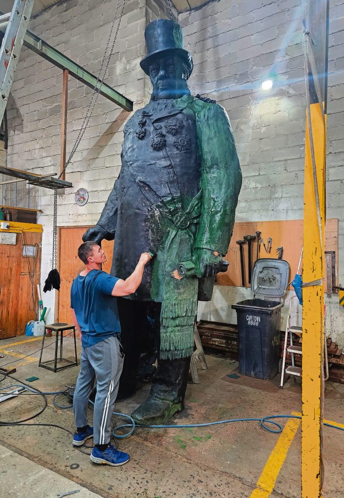 Beeldhouer Jacques Muller