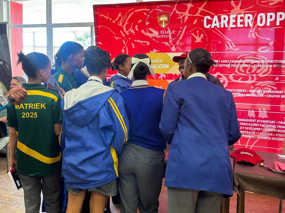 Loopbaan-ekspo by Loeriesfontein.