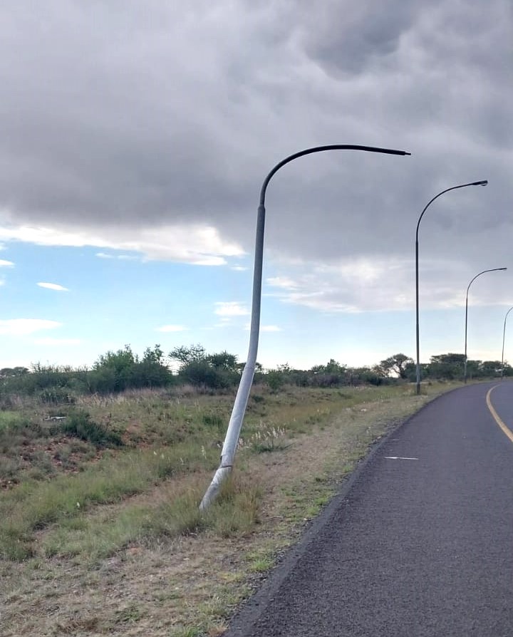 Warrenton street poles