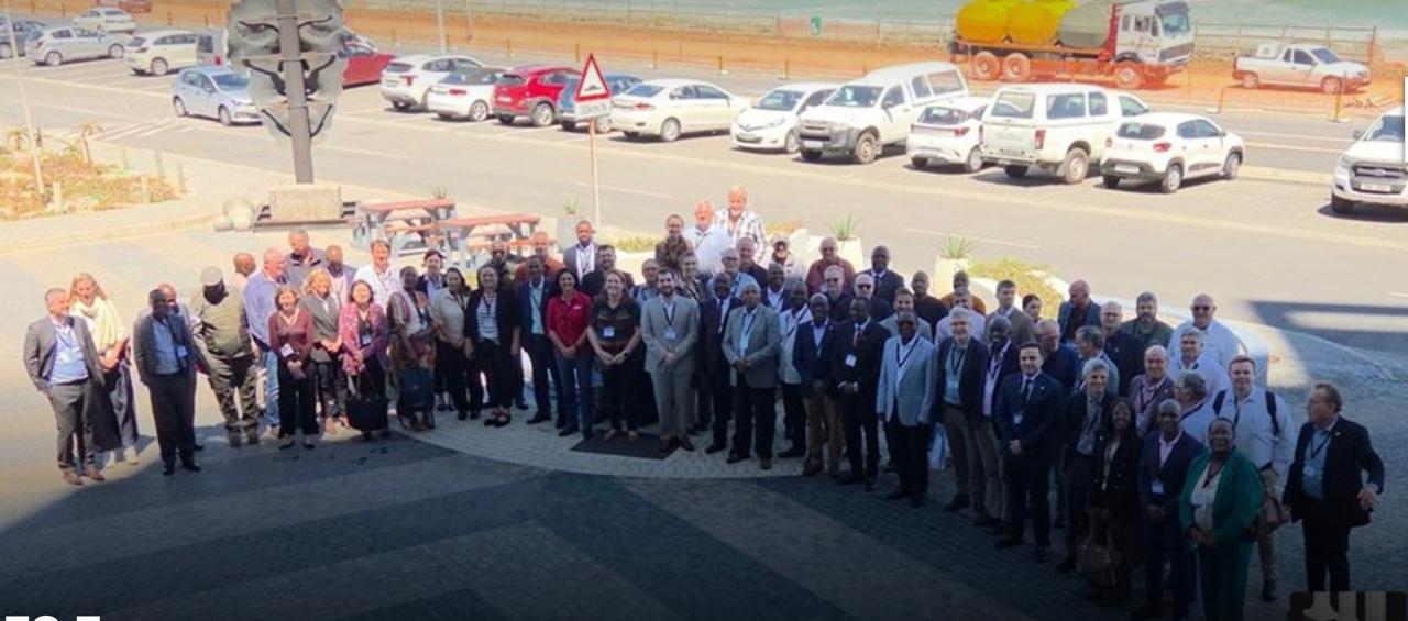 Bek-en-klouseer: Groot beraad in Kaapstad, maar regering se afwesigheid wek kommer