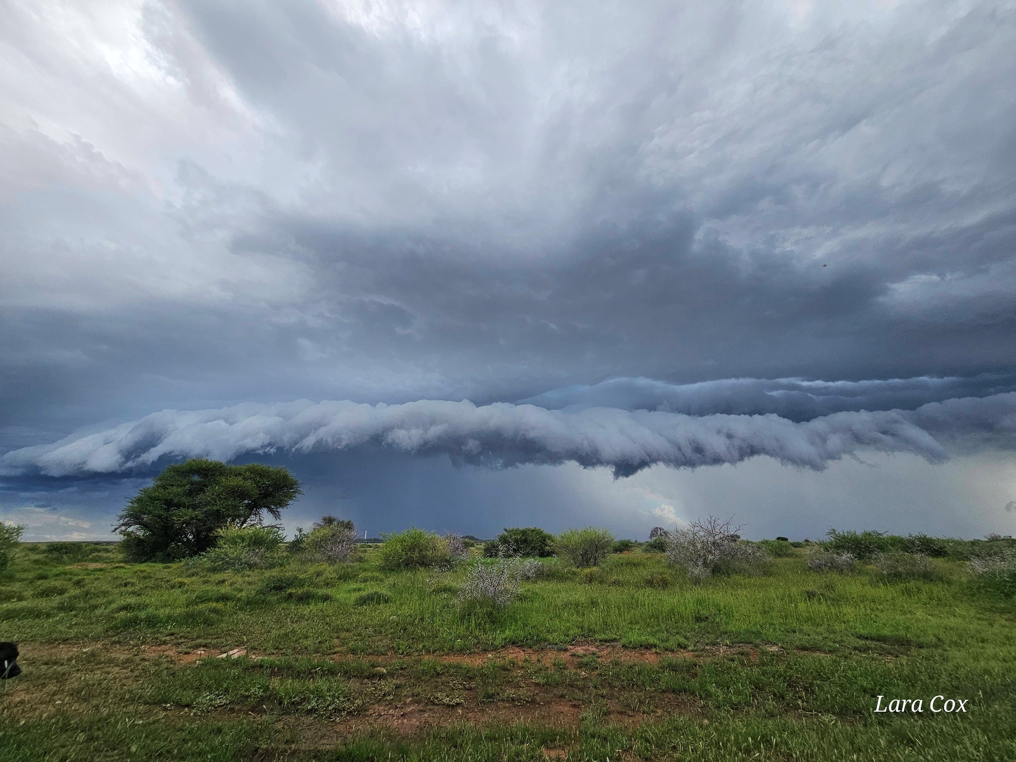 Besondere wolkformasie op 'n plaas tussen Kimberley en Schmidtsdrift. FOTO: Lara Cox