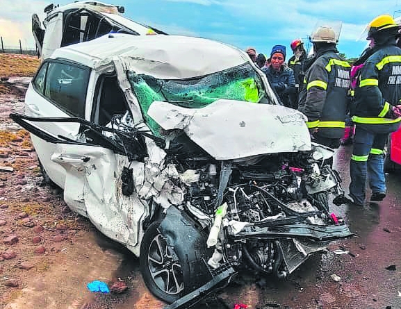 'n Oproep gaan nou uit dat daar beter veiligheidsmaatreëls kom op die R700 ná die nuutste ongeluk waarin Jannie en Zelda van der Linde op 4 Mei oorlede is: Foto: Argief