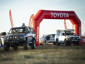 Hilux-bakkies ry breëbors ná wêreldrekord by Nampo verbeter is