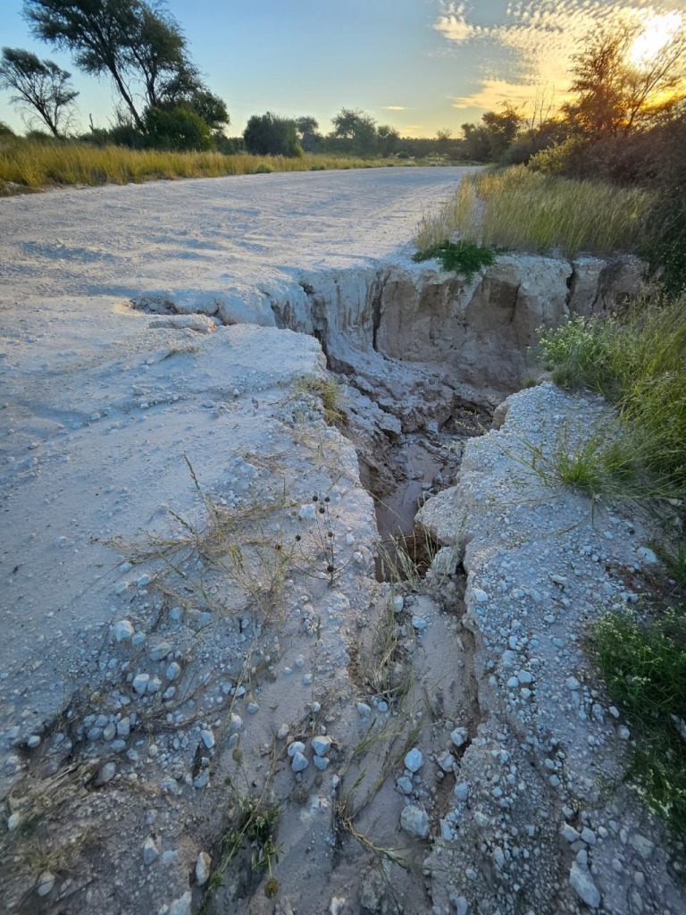The road between Askham and Van Zylsrus in the Northern Cape.