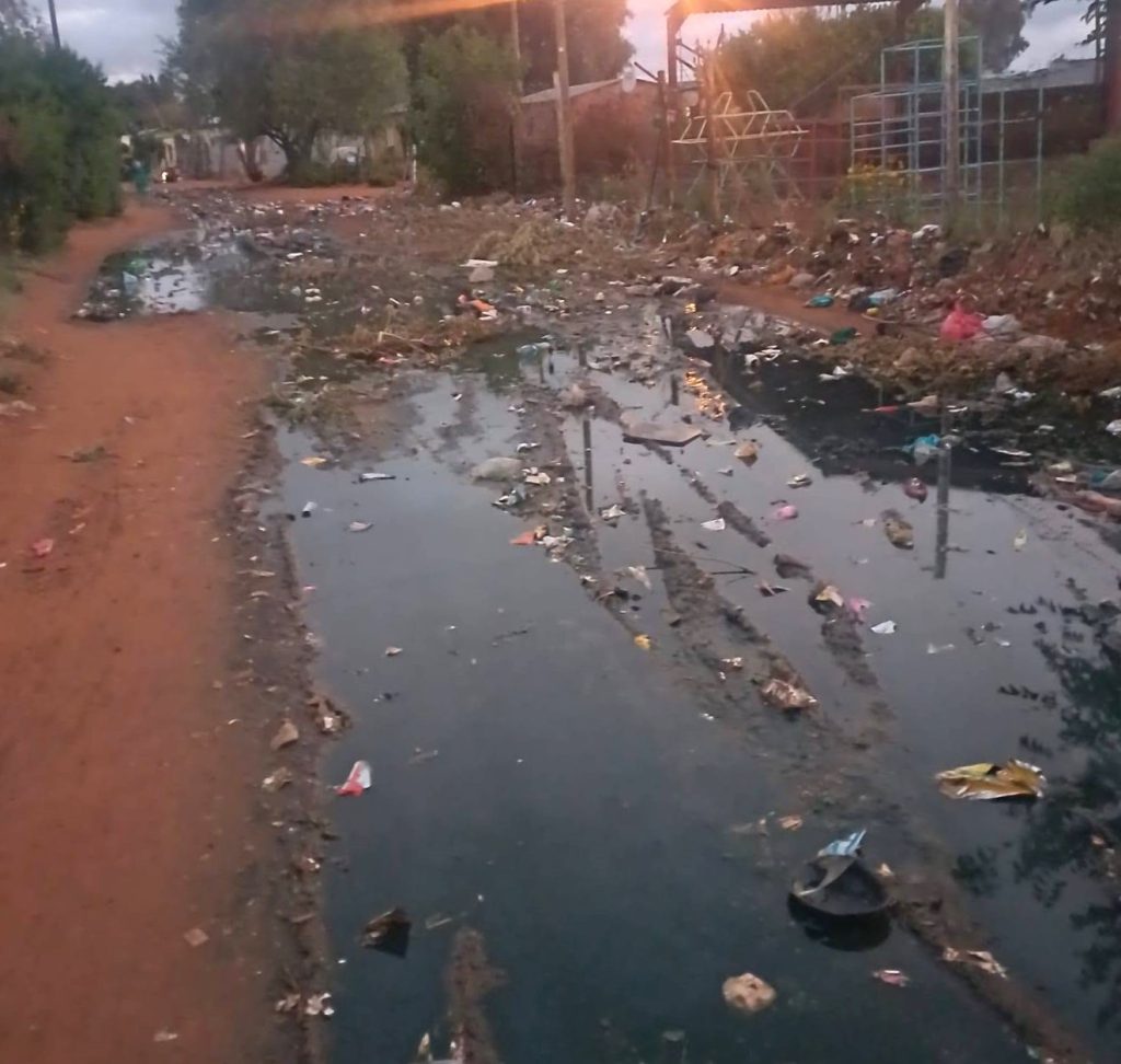 Poor municipal services has an influence on stunting.