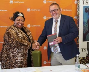 Lêhoenderprojek deur interkulturele vennootskap begin