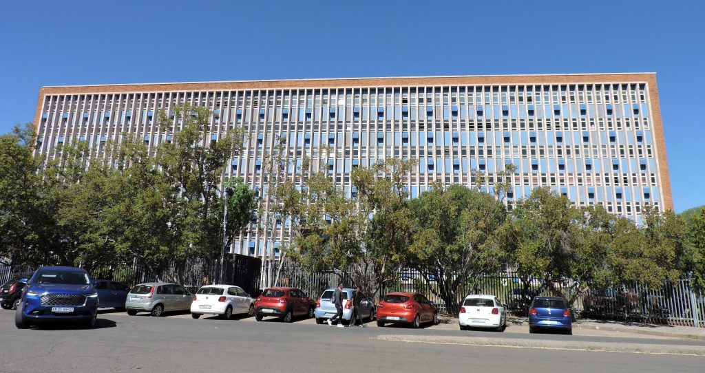 Die JB Sauer-gebou, wat aan Transnet behoort, en waarin die Premier se Kantoor voorheen gehuisves was. 