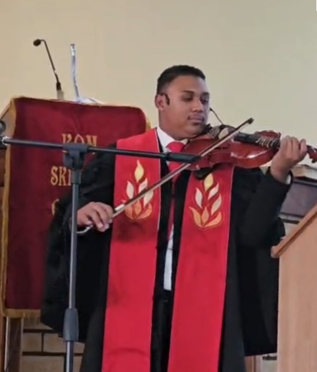 Ds Marlon Petro, musikant