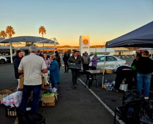 Zimbabwiese vlugtelinge kry warm kos in Bloemfontein op roete noord