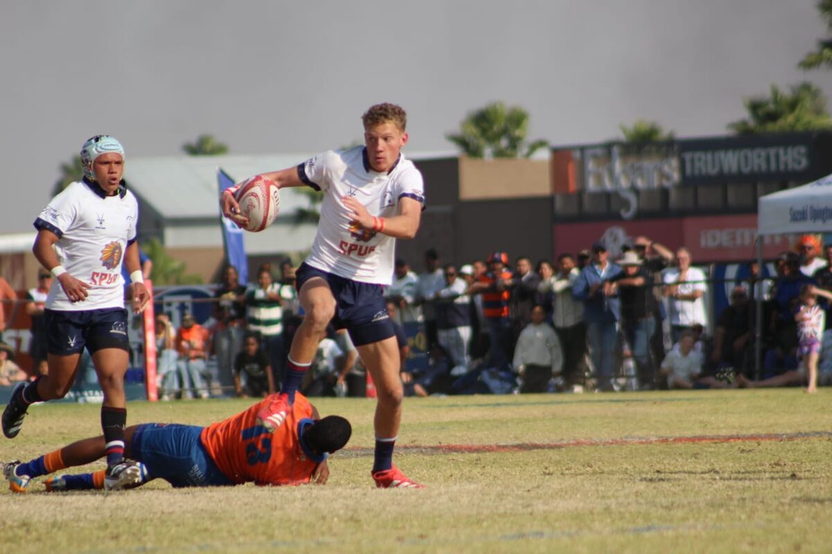 Francois du Plessis, losskakel van Velties, ontwyk Uppies se nommer 12-senter Saterdag.