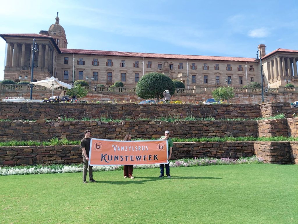 Bewusmaking van die Van Zylsrus Kunsteweek het wyd en syd plaasgevind. 