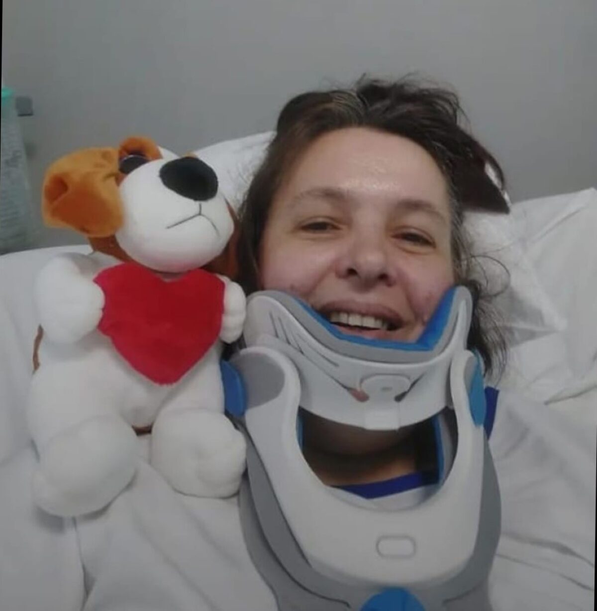 Jolandy Dimond tydens haar herstel in die hospitaal. 