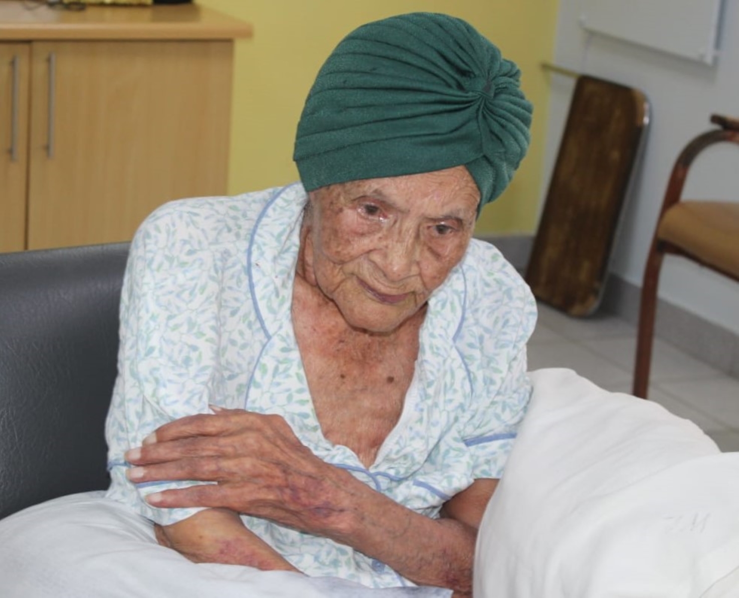 Ouma Hoff van Upington vier 106de verjaarsdag saam met geliefdes