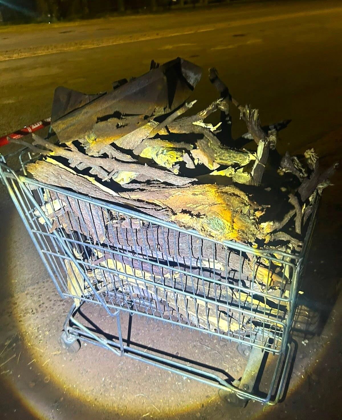 Inkopietrollies word ook gereeld gebruik om hout te karwei. 