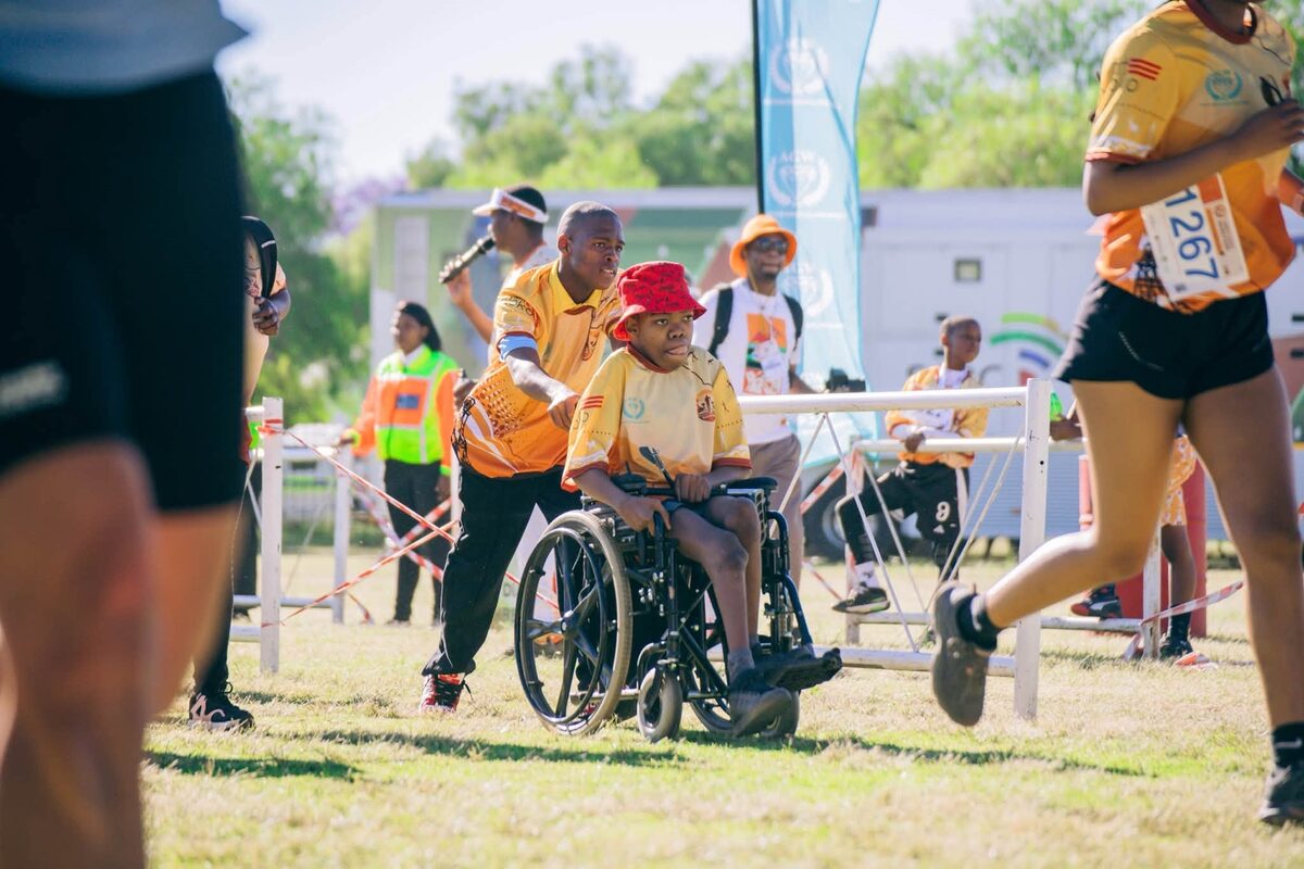 Double delight as champions repeat at Diamonds and Dorings marathon