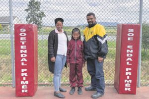 Kaalvoetmeisie gedy in landloop