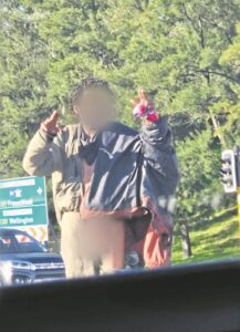 Bedelaar-brandpunt weer in kollig na man naak staan