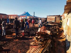 Klapmuts-brand laat 100 mense dakloos