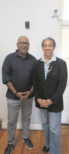 Vrywilliger help Kansa in Paarl met bewusmaking