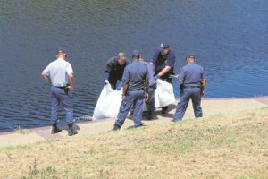 Man verdrink in rivier