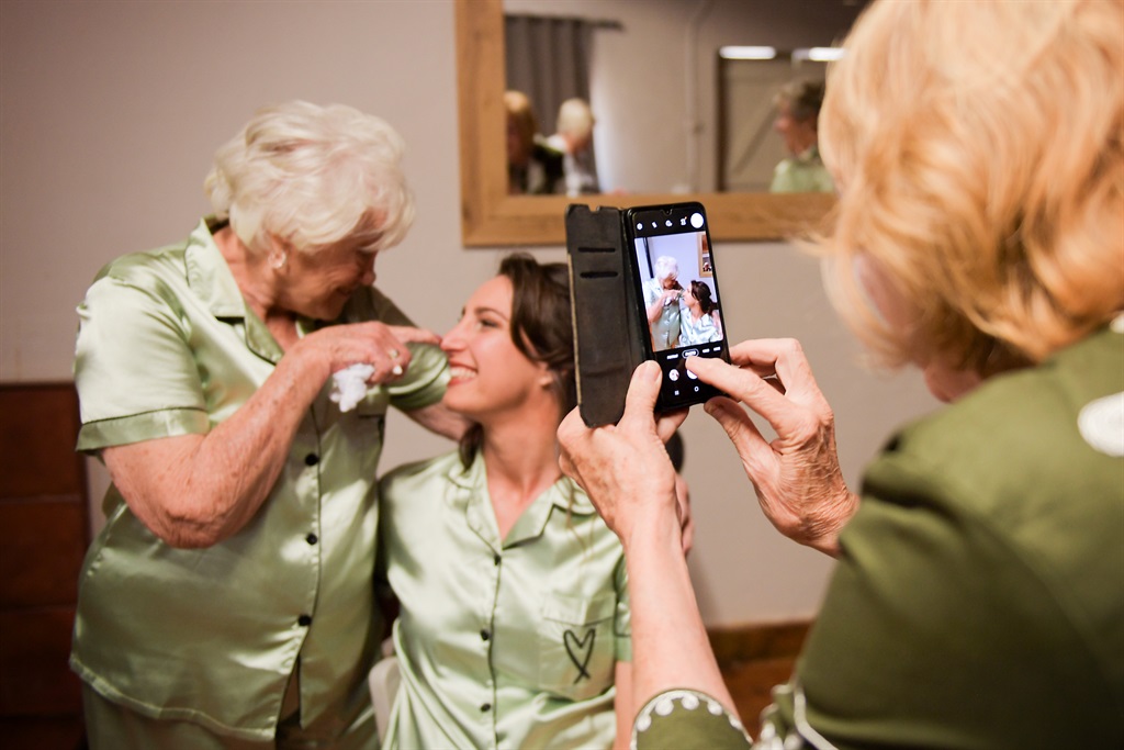 Ouma Gladys se grappies het gesorg vir 'n vrolike 