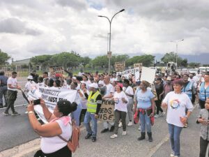 Drakenstein faal ons, sê betogers