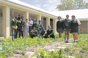 Groente word binnekort by skool geoes