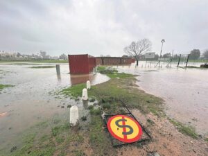 FOTO’s | Paaie gesluit; huise oorstroom in Drakenstein