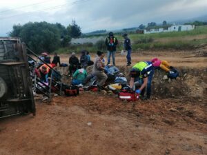 22 beseer in enkelvoertuig-ongeluk op Wemmershoek-pad