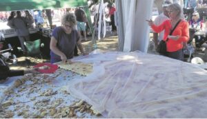 Twee vroue-ikone by ‘Op ’n stasie’-fees vereer