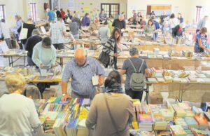 Meer as 14 000 boeke by Eseltjiesrus se boekefees