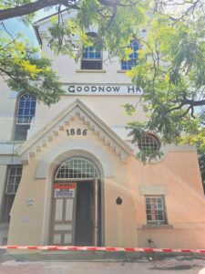 Die Goodnow-saal se kappie is eersdaags hier