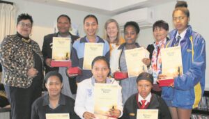 Sewe leerders deel wenprys