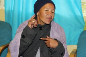 Dwaalkoeël tref gr.4-meisie in kop