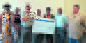 Andrew Murray receives R12 000 donation