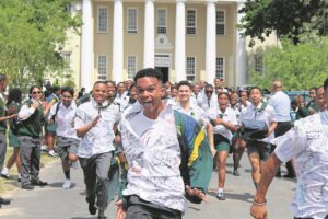 Nóú’s ons mos vry!