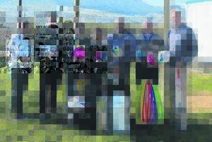 Swemklub deel sporttoerusting uit