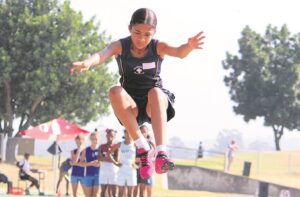 Talent kraai koning by laerskool-atletiekdag