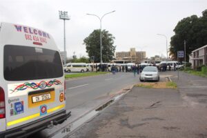 Paarl taxibestuurders kom in opstand