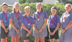 Tennisspelers bring silwer huis toe