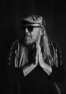 LUISTER | Suid-Afrika se geliefde Liedjieboer stel nuwe enkelsnit bekend