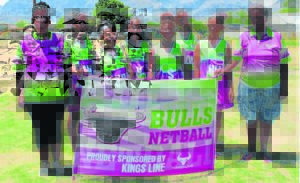 Trotse netbalspelers pronk in nuwe vere