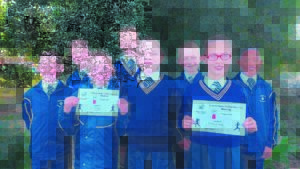 Laerskool-atlete onder topatlete by landloopbyeenkoms