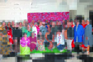 Vroue in Paarl-stadsaal bederf