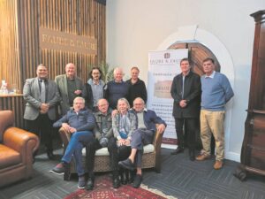 Otto Low vereer vir 33 jaar diens aan Faure & Faure