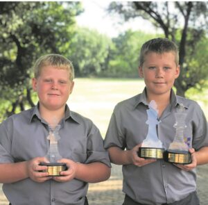 Skaakspelers wys hul slag