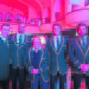 Oudstudente hou Legends-veiling